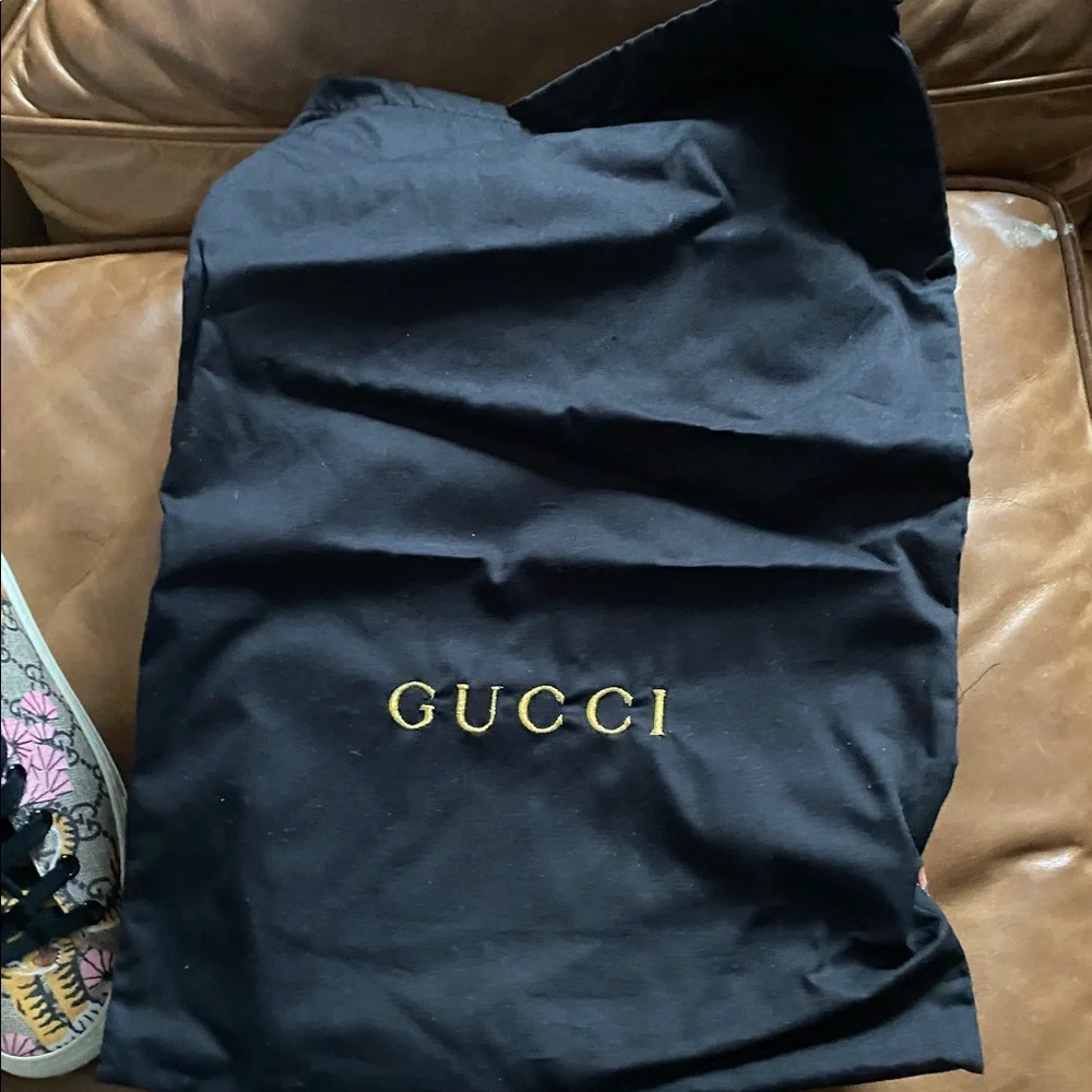 GUCCI - Picture 6 of 9